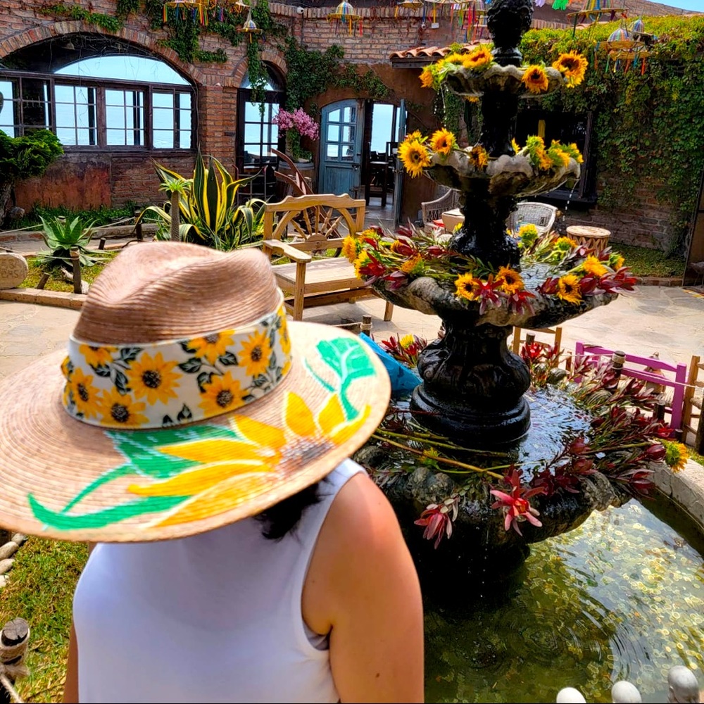 Miss Britt Bee hat from TDS